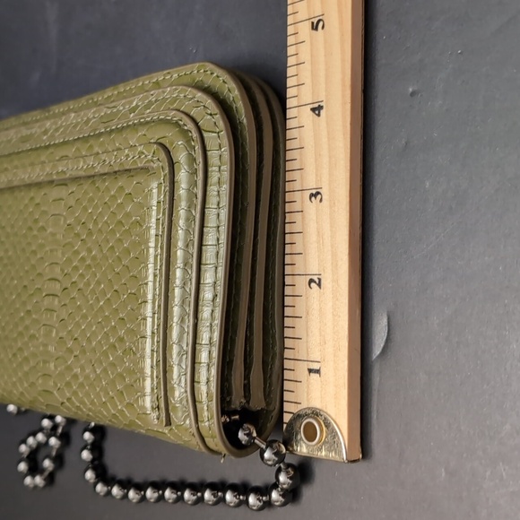 Zara Green Faux Leather Mini Purse With Beaded Strap. - Picture 12 of 12